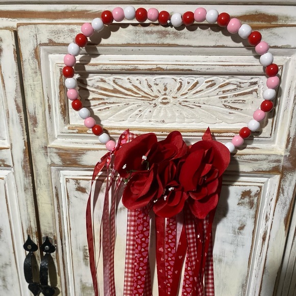 Beaded Heart Wreath, Valentines Macrame, Wall Hanging, Home Decor - Picture 5 of 6